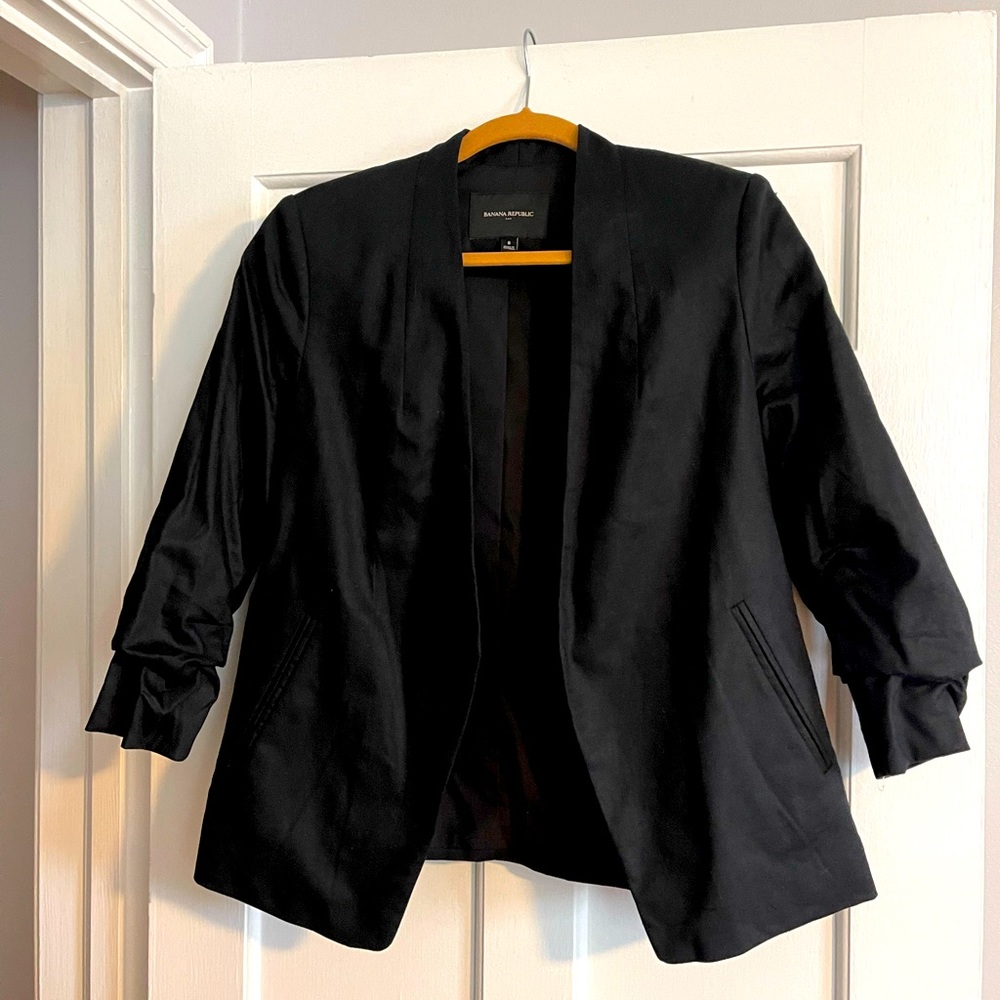 Banana Republic Collarless linen blend blazer. Size 8. Black. Perfect for work!